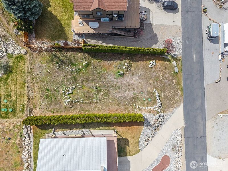 4th image of 460 Lakefront Drive