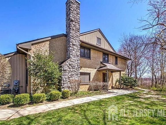 2nd image of 17 Ashford Dr