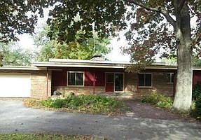 1st image of 855 Park Er Woods Dr