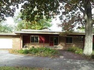 855 Park Er Woods Dr, Rockford, IL 61102