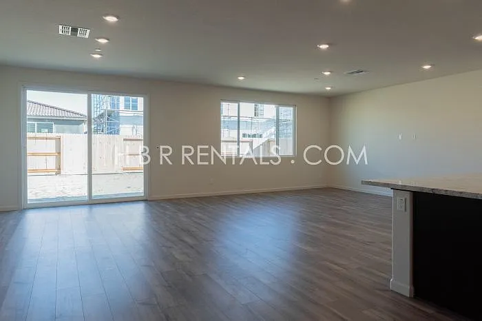 1912 Medford Ave — Photo 5