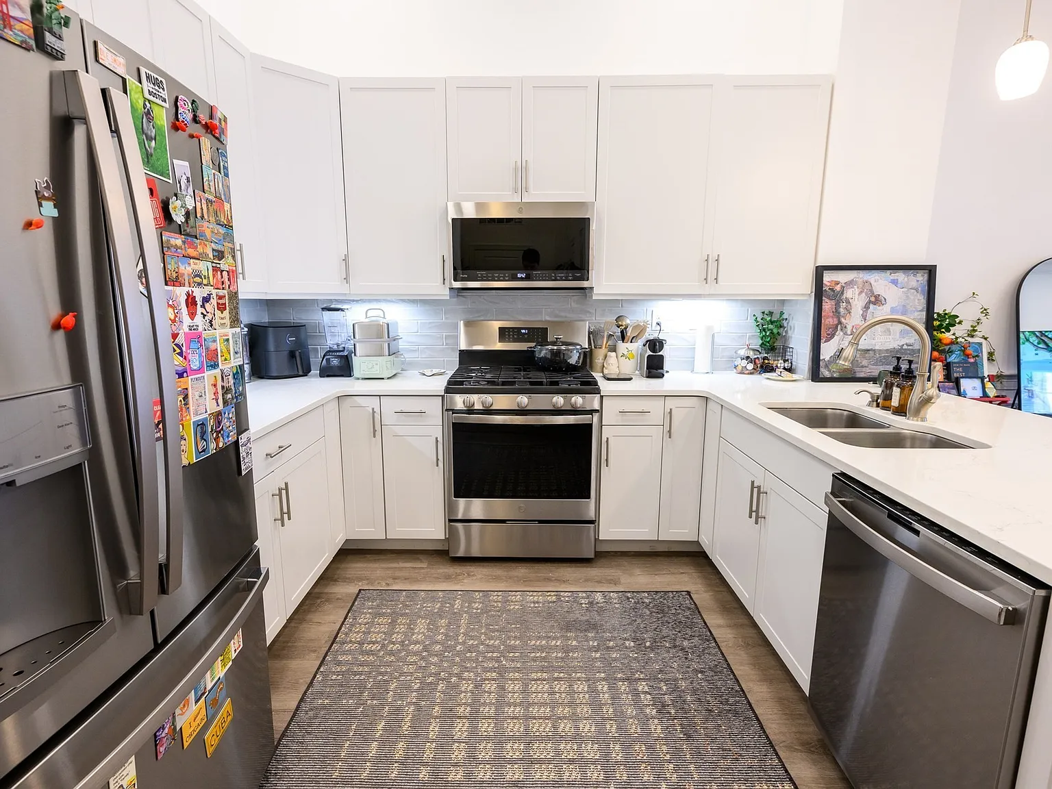 1 bed, 1.0 bath, 932 sqft, $3,200 — Photo 4