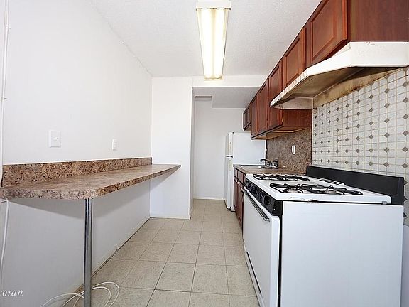 4th image of 4750 59th St APT 3F