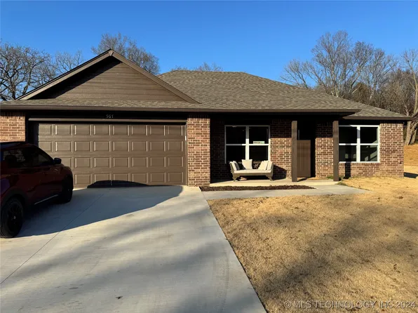 967 W Bryan Ave, Sapulpa, OK 74066