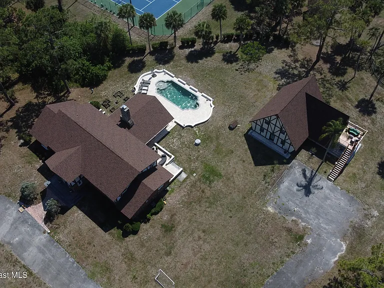 2440 Brandywine Ln — Photo 24