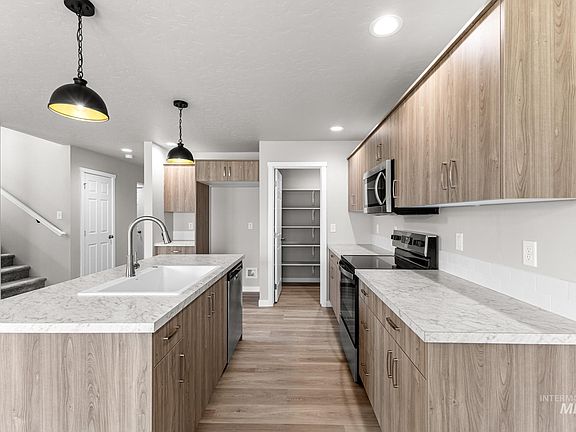 5th image of 7322 S Bungalow Ave