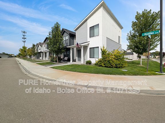 2nd image of 988 S Nautilus Ave