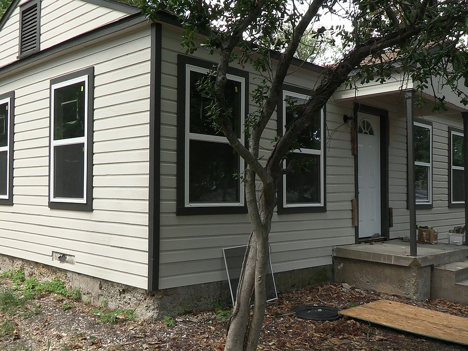 1st image of 2715 E Ann Arbor Ave