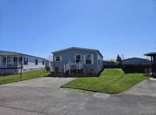 86 Fox Cir, Lockport, NY 14094