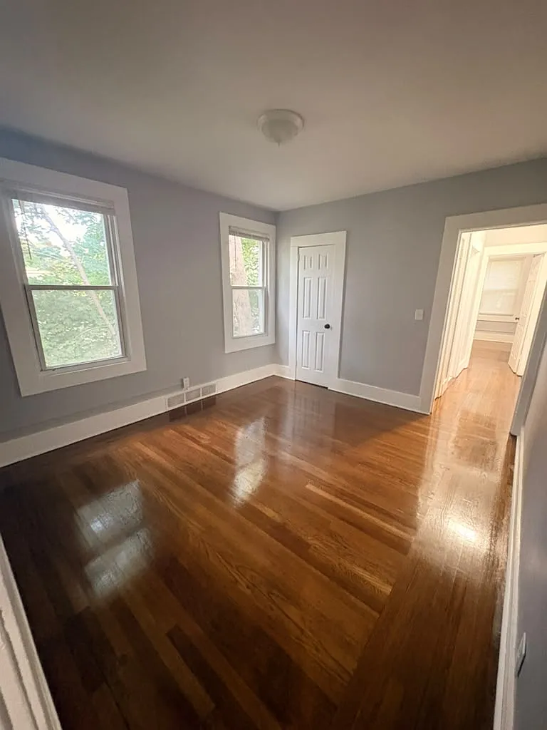 3 bed, 1200 sqft, $1,825 — Photo 1