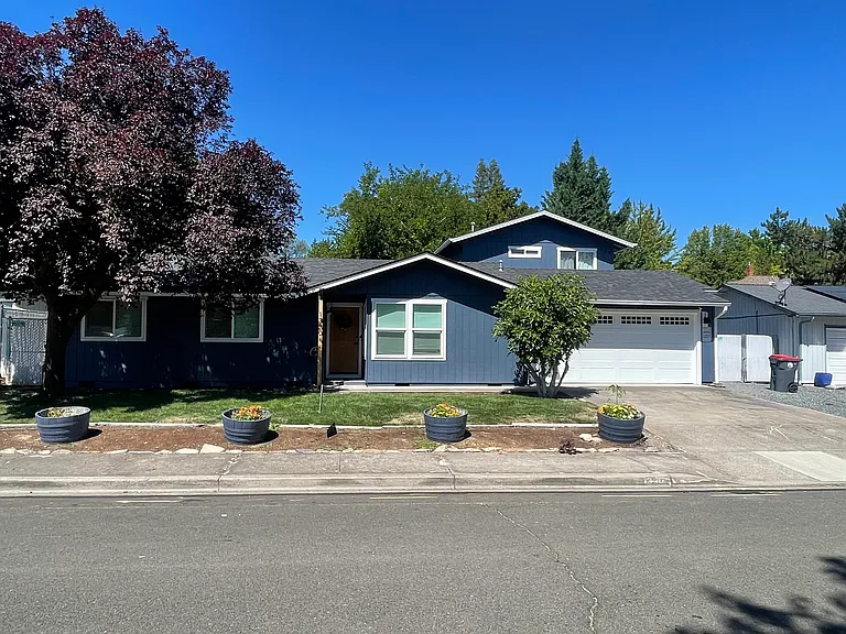 1330 Sequoia Cir #2 — Photo 18