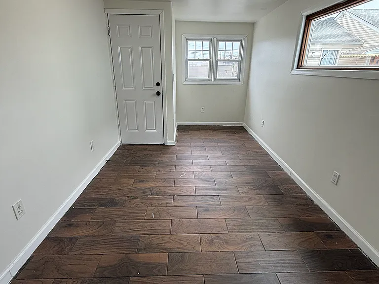 58 Van Buren St #3 — Photo 12