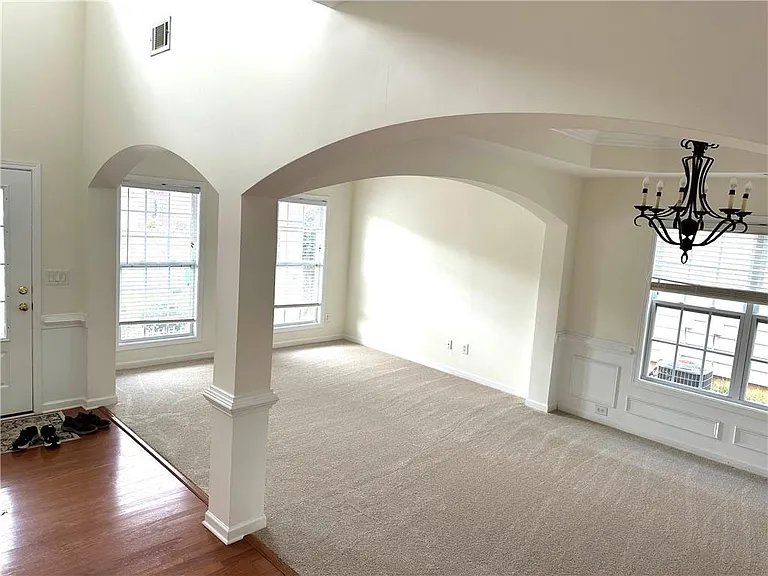 5876 Rue Villa Ln — Photo 4