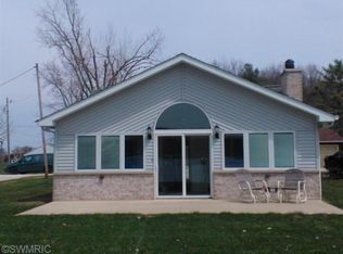 58064 Avery Rd, Three Rivers, MI 49093