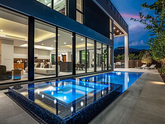 5th image of 2000 Harbourview Drive