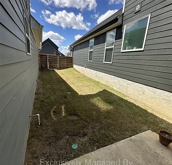 1526 Bowtie Rd — Photo 35