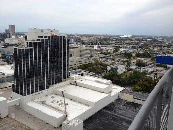 3rd image of 1750 N Bayshore Dr APT 3206