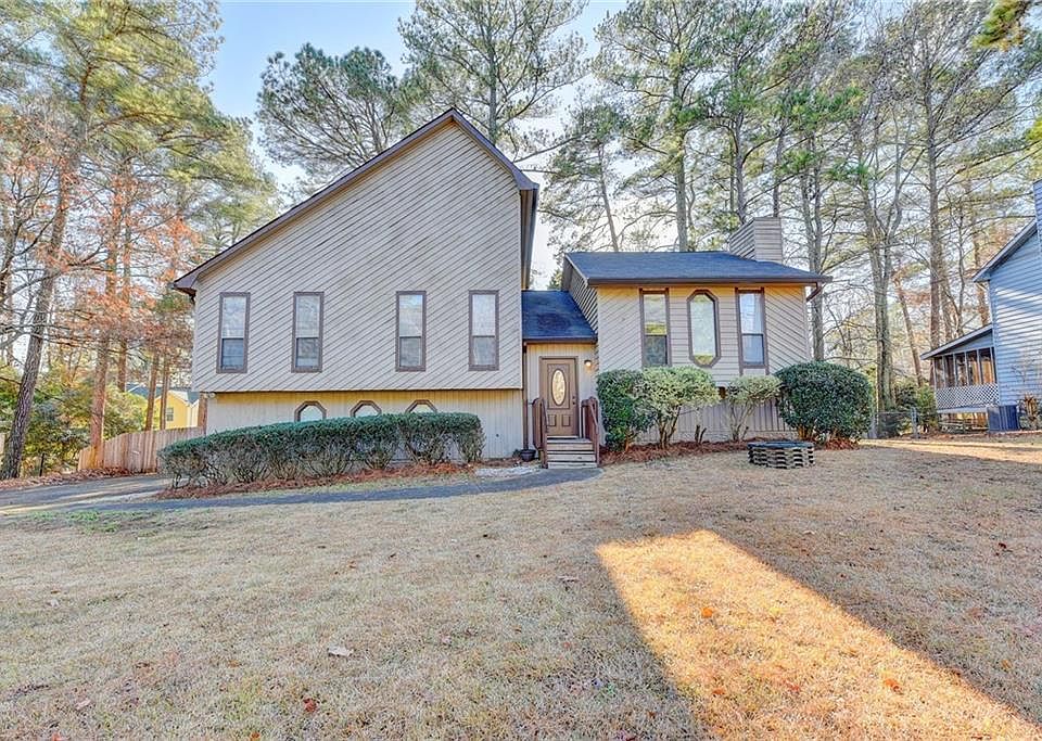 1st image of 3125 Revere Cir