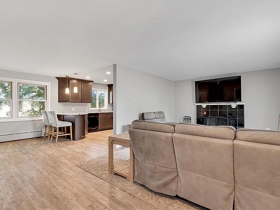 5th image of 63 Hotchkiss Cir #N