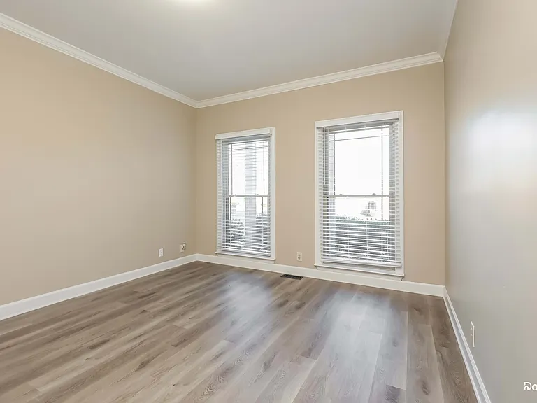 1229 Charlton Dr — Photo 12