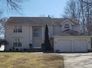 1742 Whispering Woods Dr, Williamstown, NJ 08094