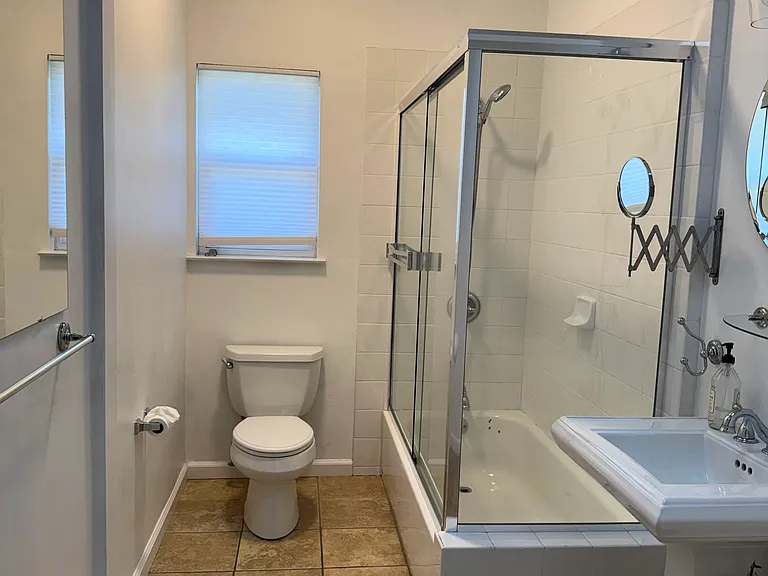 2180 Geary Rd #1 — Photo 14