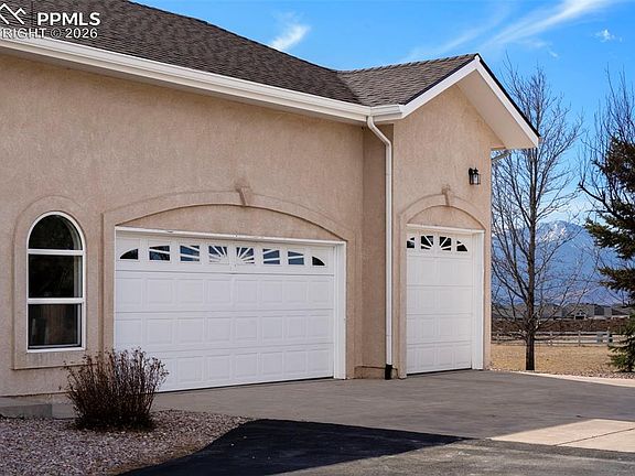4th image of 9448 Cairngorm Way