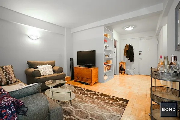 Rented by Bond New York | media 12