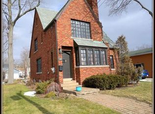 9118 Rivershore Dr, Niagara Falls, NY 14304