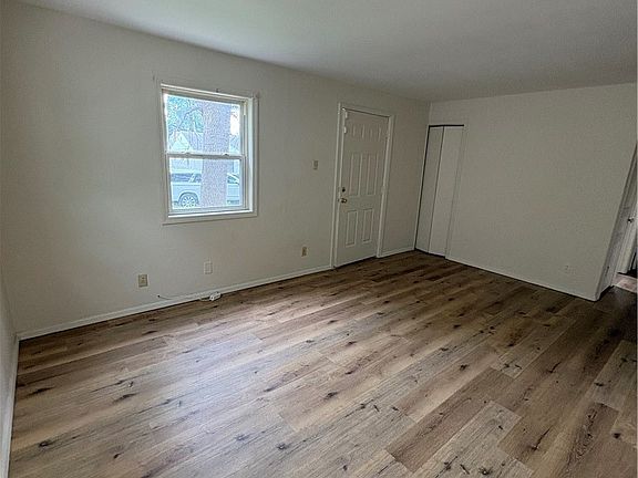 3rd image of 1126 N University Ave
