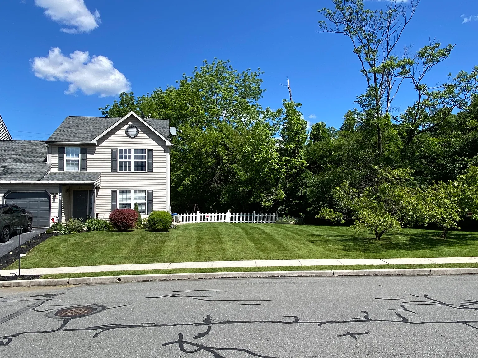 3 bed, 2.5 bath, 1512 sqft, $2,700 — Photo 3