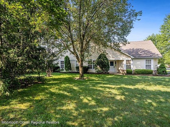 4th image of 2683 Lancaster Ln
