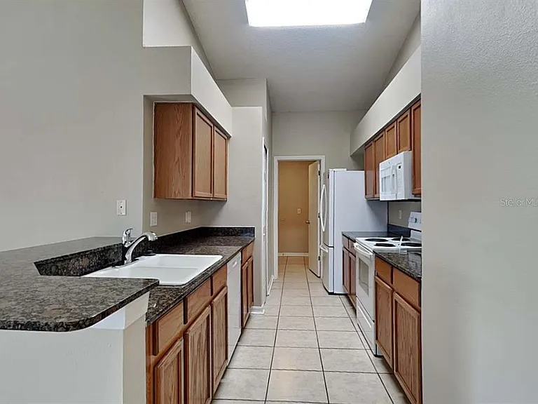 3131 Mapleshade St — Photo 3