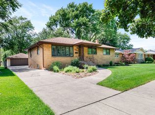 8120 Euclid Ave, Munster, IN 46321