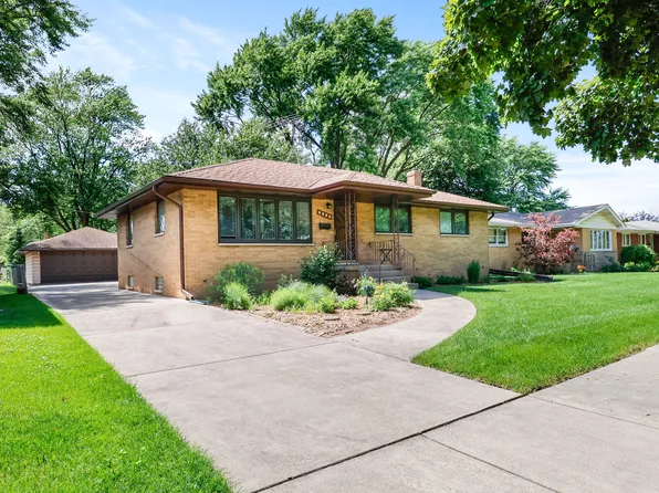 8120 Euclid Ave, Munster, IN 46321