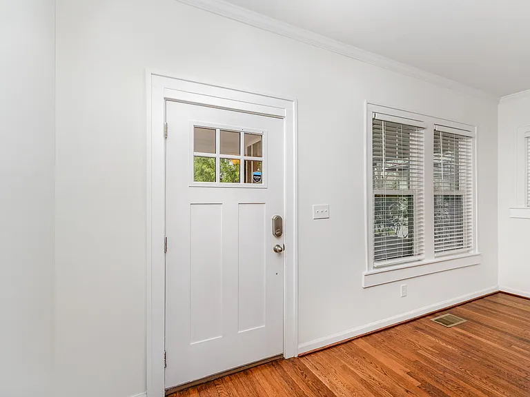 2110 Dartmouth Pl — Photo 2