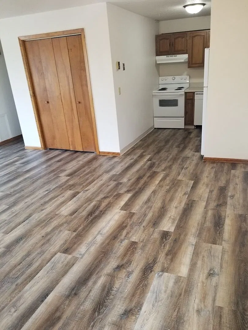 Town Square Apartments — Photo 2