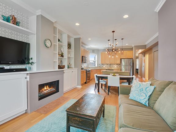 4th image of 1455 W Cuyler Ave #1W