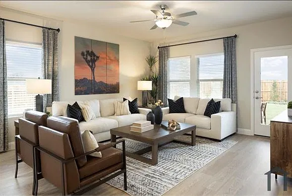 5 bed, 2357 sqft, $3,200 — Photo 4
