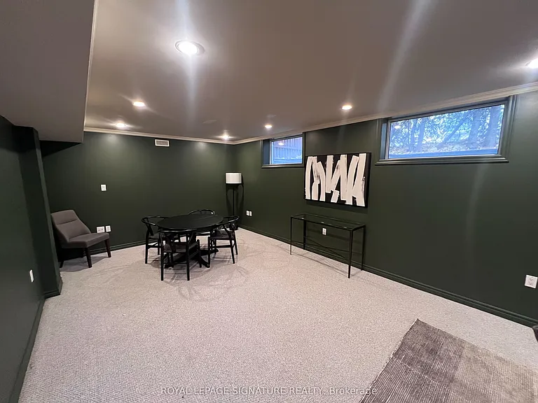 195 Upper Canada Dr — Photo 26