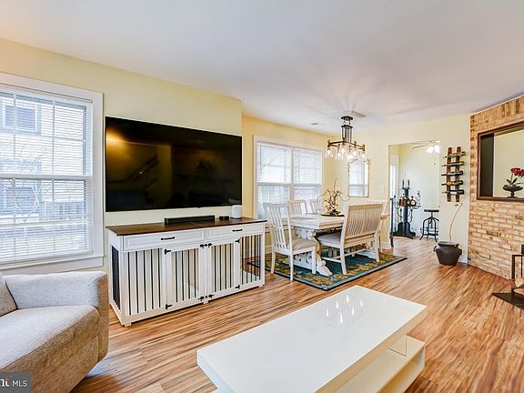 4th image of 9318 Player Dr #123