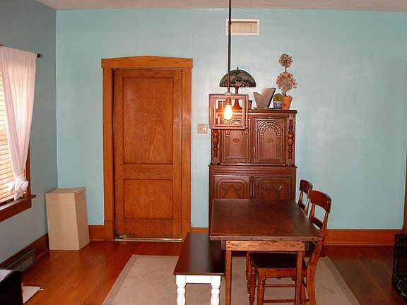 5th image of 604 W 27th St