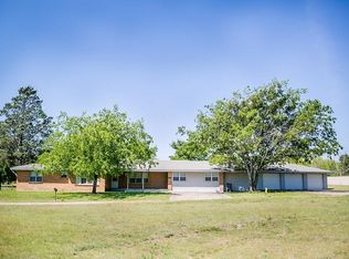 916 N Mesquite St, Hico, TX 76457