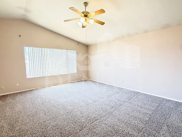 1425 E Chicago Cir — Photo 13