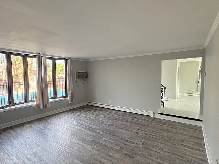 2356 W 14 Mile Rd — Photo 23