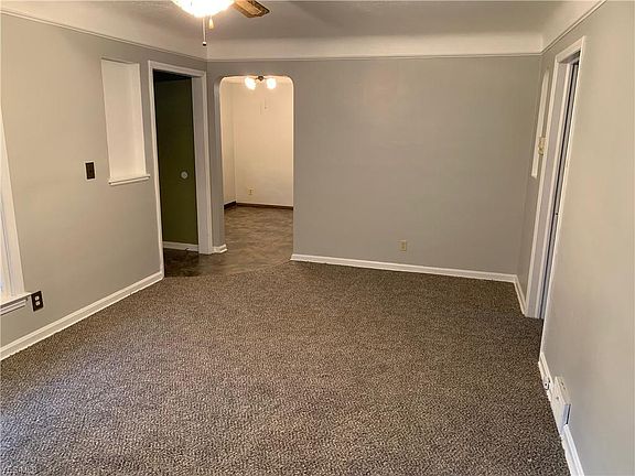 5th image of 19308 Sunset Dr