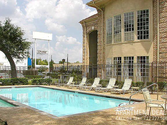 2nd image of 3226 Alabama Ct #441