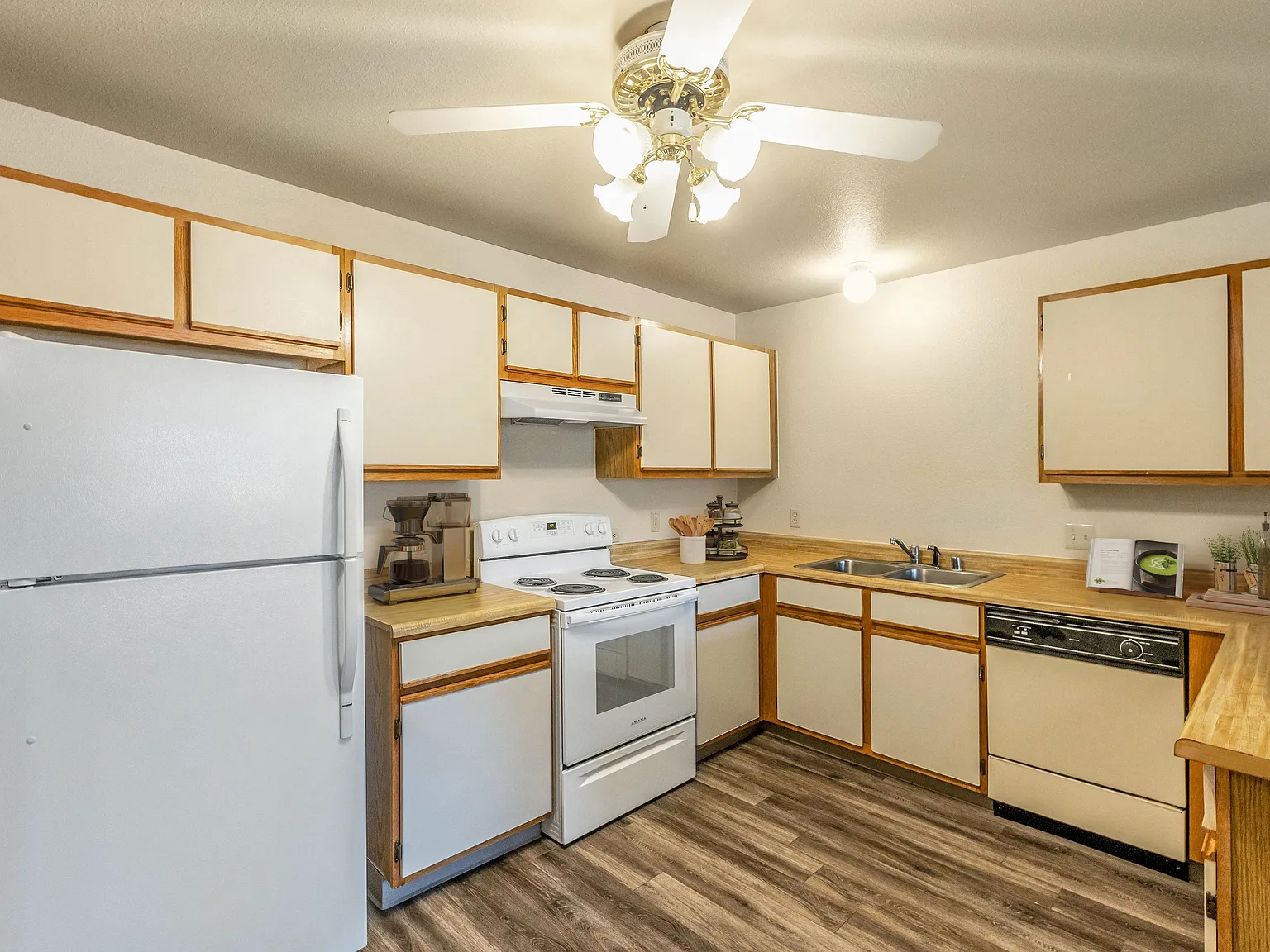 Sierra Sage Apartments — Photo 3