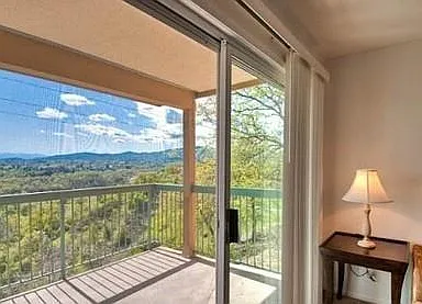 River Knolls Apartments