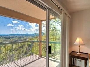 River Knolls Apartment, Redding, CA 96003